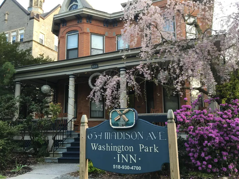 Washington Park Inn - Image 1