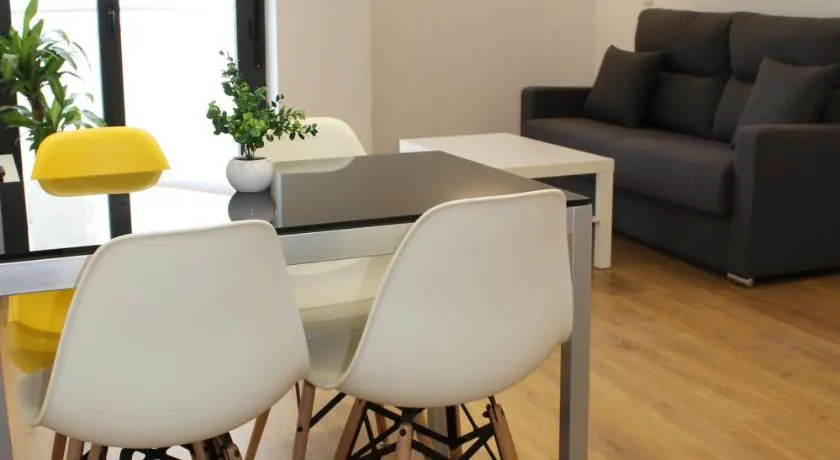 Apartamentos La Luna - Image 1