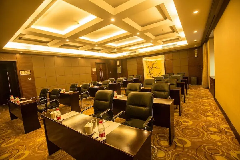 Hailian International Hotel - Image 1