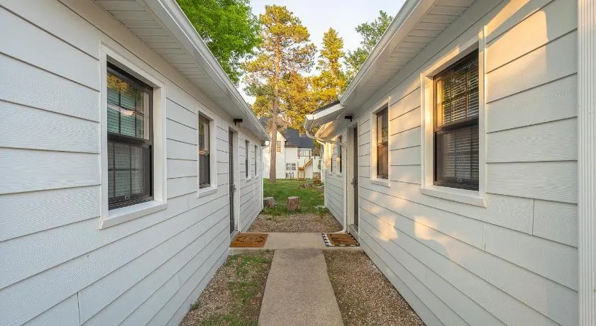 Spearfish Cottages - Image 1