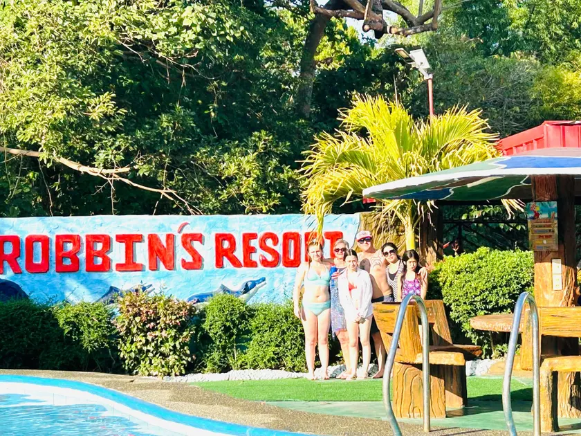 Robbins Resort hotel and Restaurant - Image 1