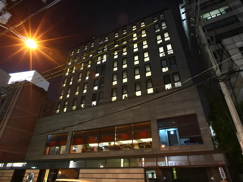R Lee Suite Ganseok - Image 1