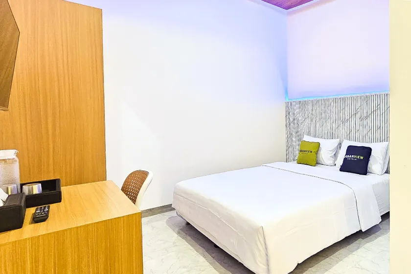 Urbanview MJ Hotel Syariah Cirebon by Reddoorz - Image 1