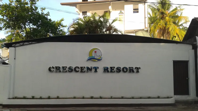 crescent resort - Image 1