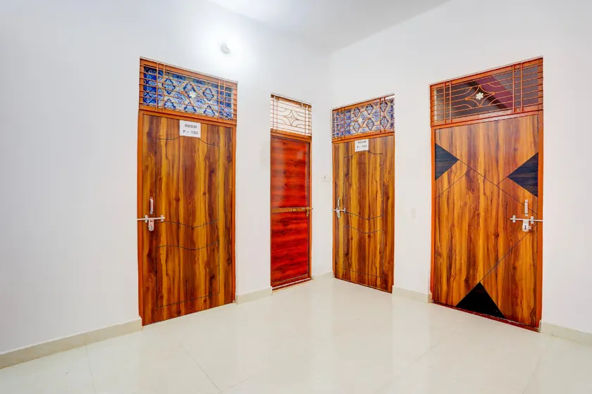 SPOT ON by OYO S K Hotel - Image 1