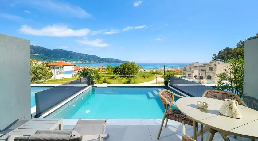 Videre Golden Private Pool Suites - Image 1