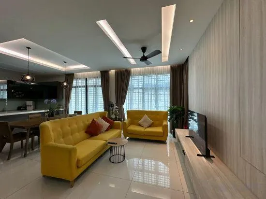 Luxury Queen Villa 2Min Walk to Beach & Night Market Netflix 20pax - Image 1