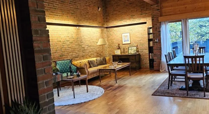 Private room - 2 in a luxury villa CHALET STYLE - Image 1