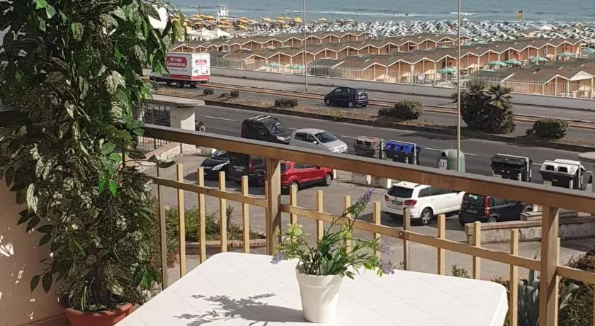 IL MARE DI ROMA APARTMENT - Image 1