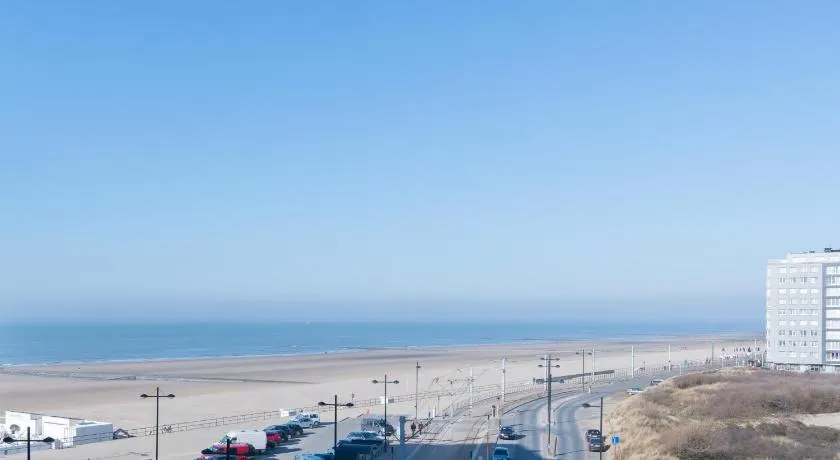 Lumina Suite Seaview & Garage - Image 1