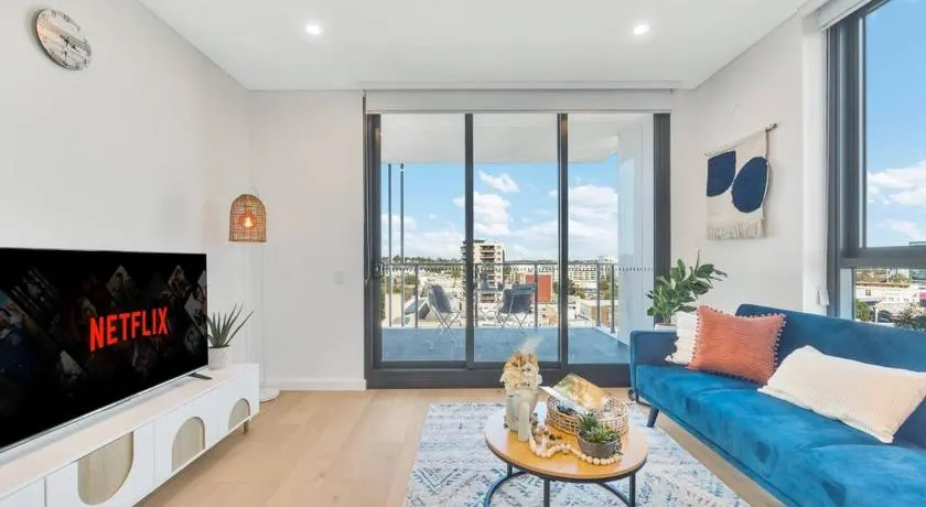 Vivid home in Bankstown 2B2B - Image 1