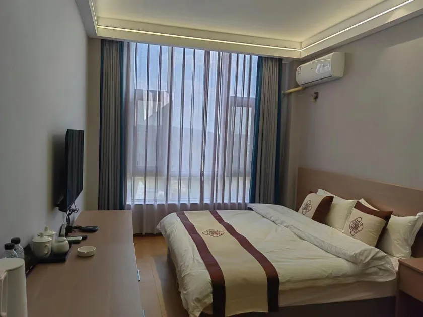 Minghui Selected Hotel (Huashan Songlin Branch) - Image 1