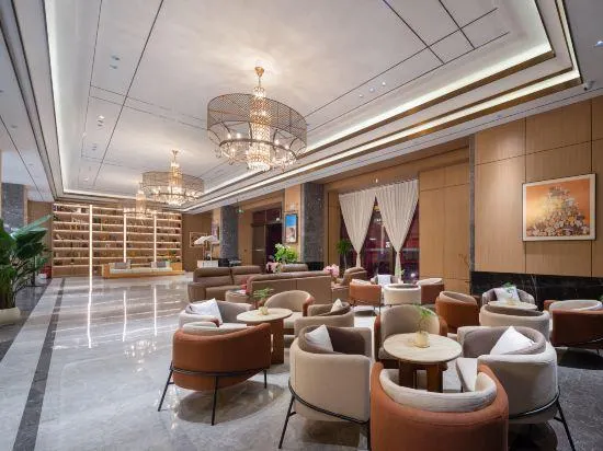 Manting Seaview International Hotel - Image 1