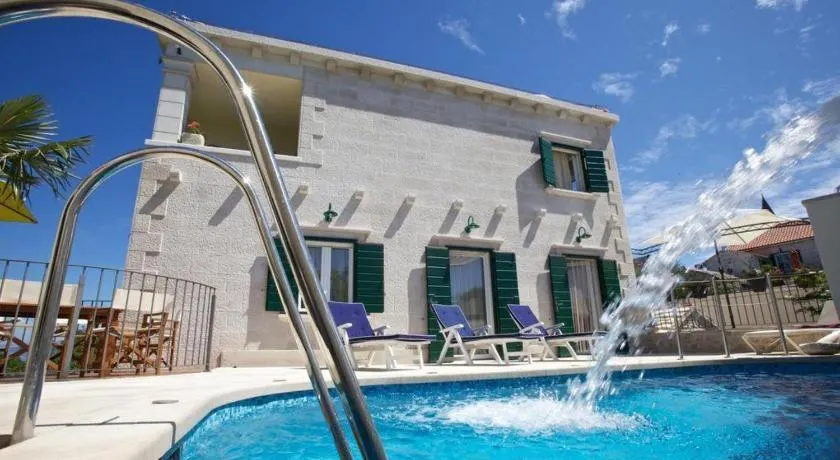 Villa Angelina - Image 1