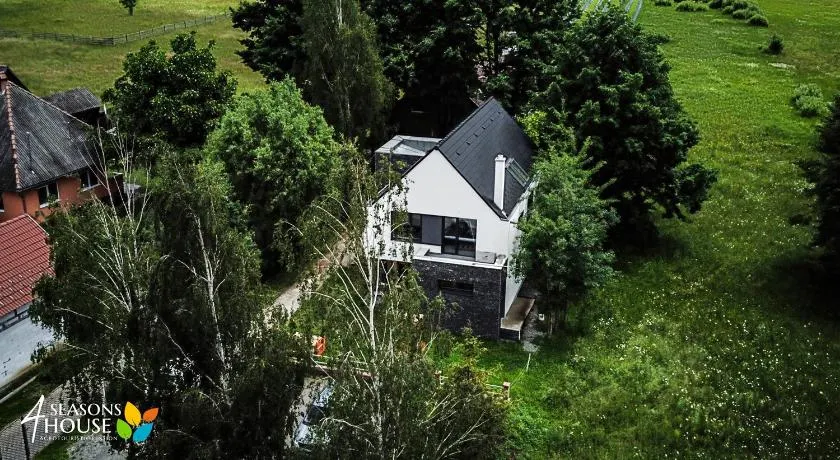 4 Seasons - House - Image 1