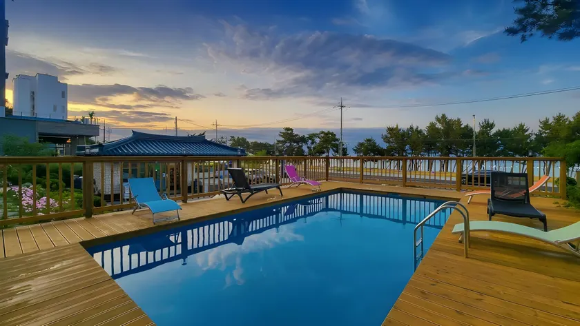 Gyeongpo Blue Beach Pension Gangneung - Image 1