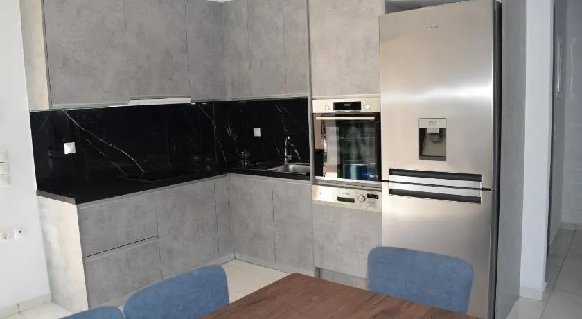 Black & White Apartments - Image 1