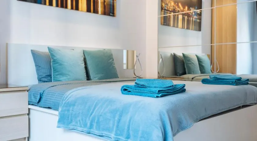 Tres Chic DOUBLE sized Apartment - Image 1