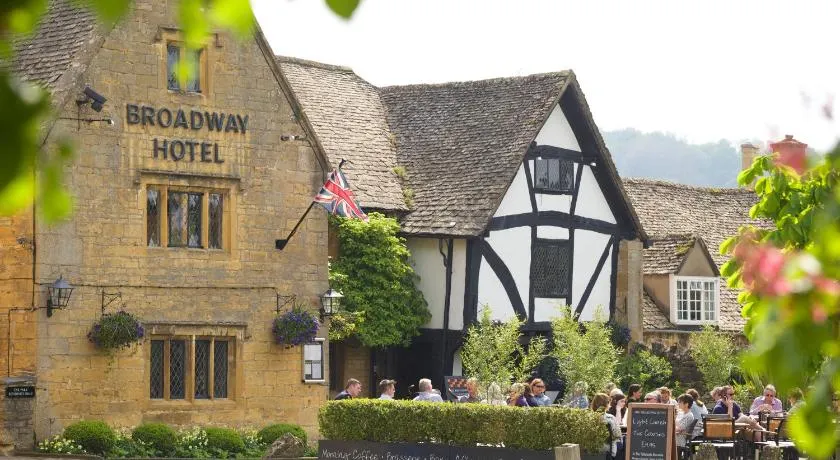 The Broadway Hotel - Image 1