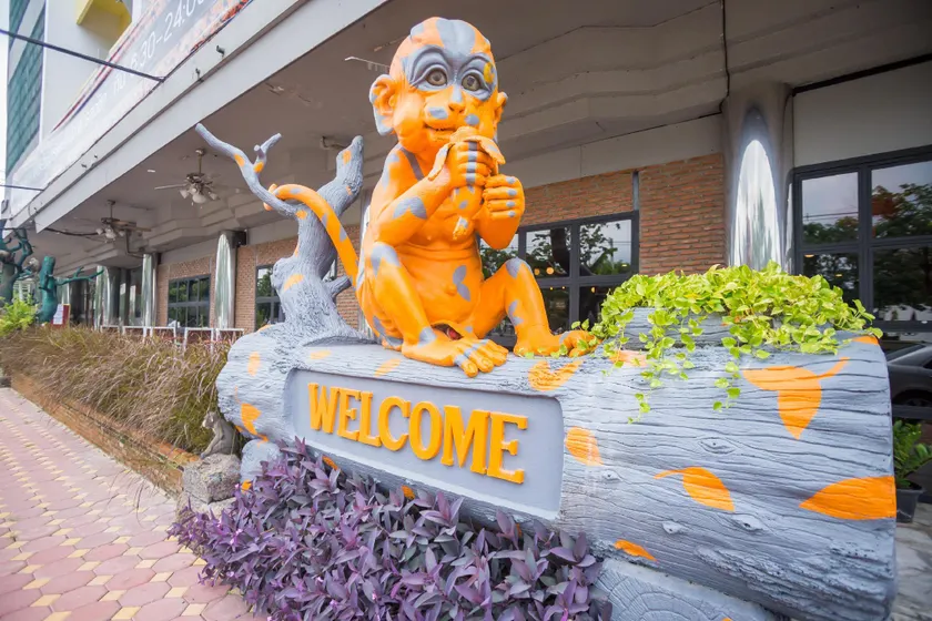 Lopburi Inn Hotel - Image 1