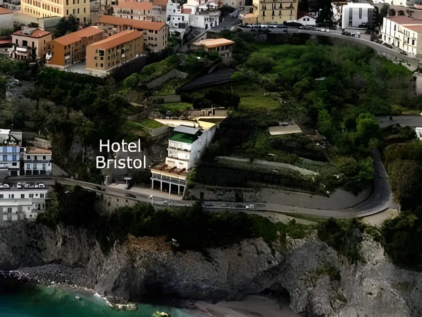 Hotel Bristol - Image 1