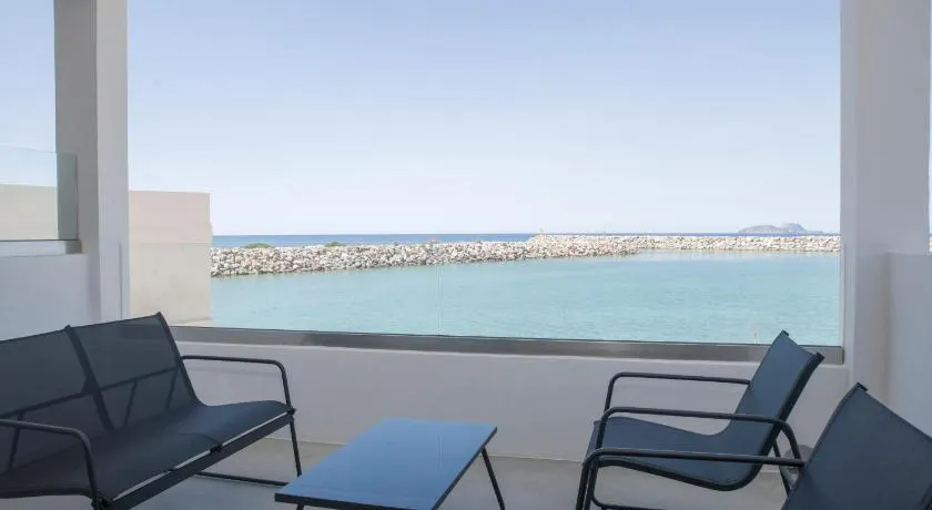 Isalos Sea View Studios - Image 1