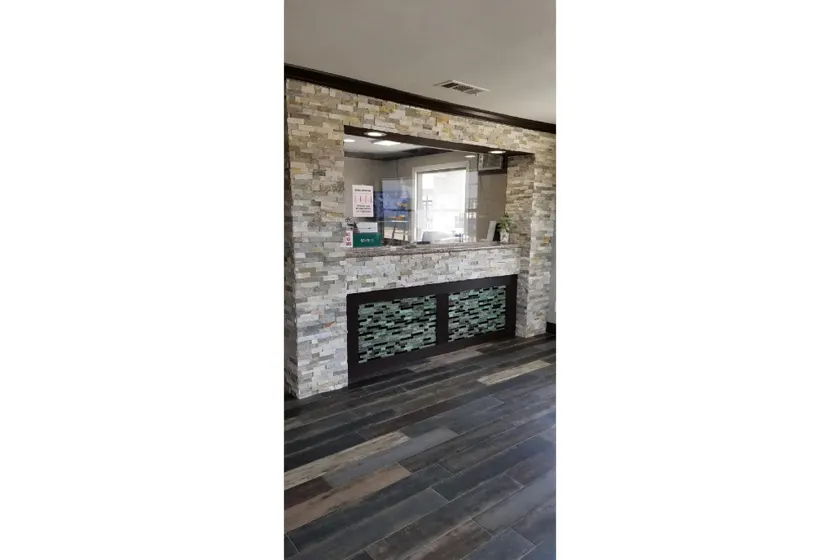 Delux Inn Mesquite Near I-30 Dallas - Image 1
