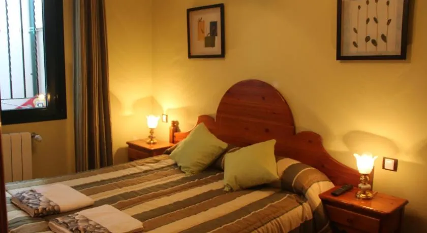 Hostal Maury - Image 1