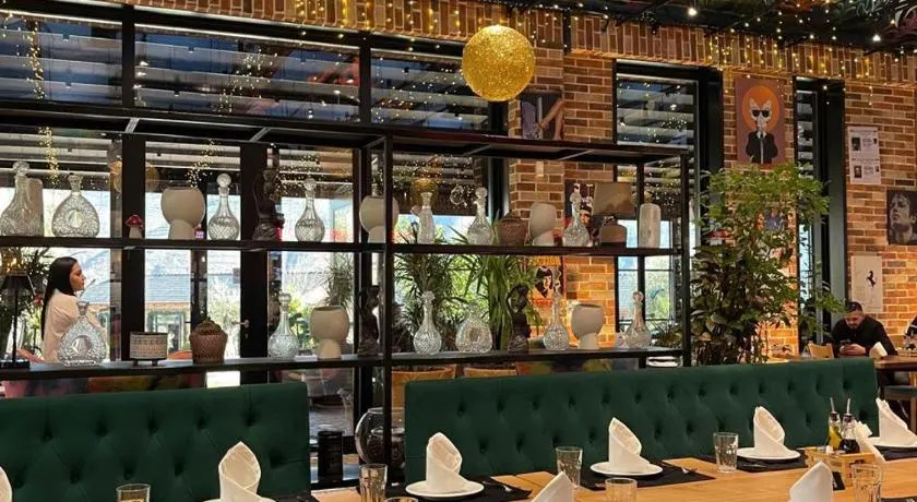 Rozafa Fish City Hotel - Image 1