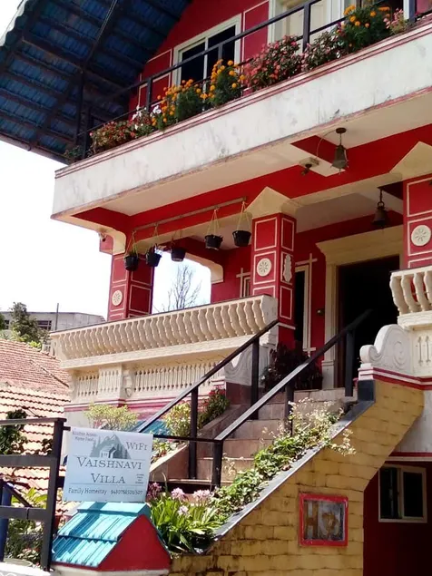 VAISHNAVI VILLA-Family Homestay-2km from bus stand-WiFi - Image 1