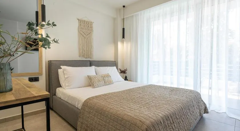 Aelia Seaside Luxury Suites - Image 1