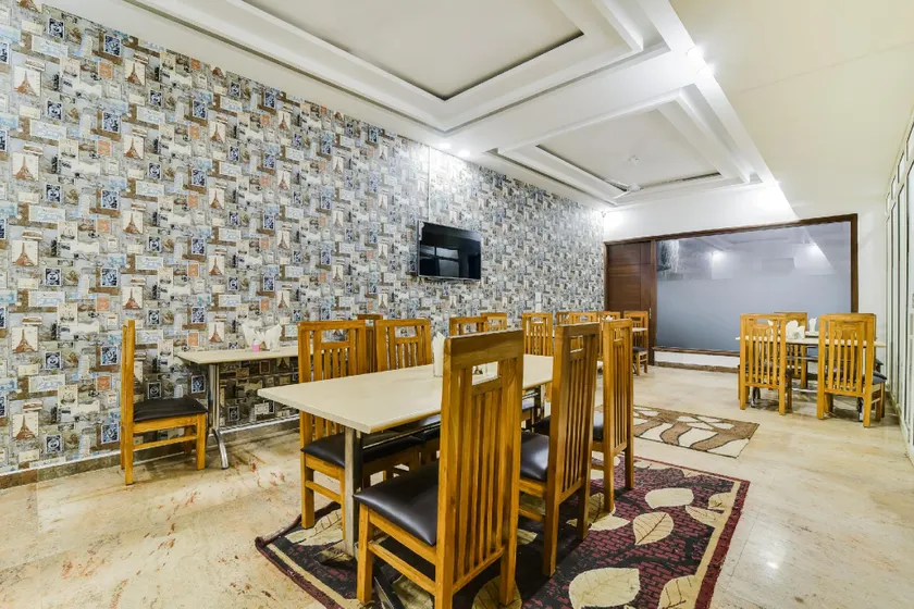 Hotel O by OYO Pink Stays - Image 1