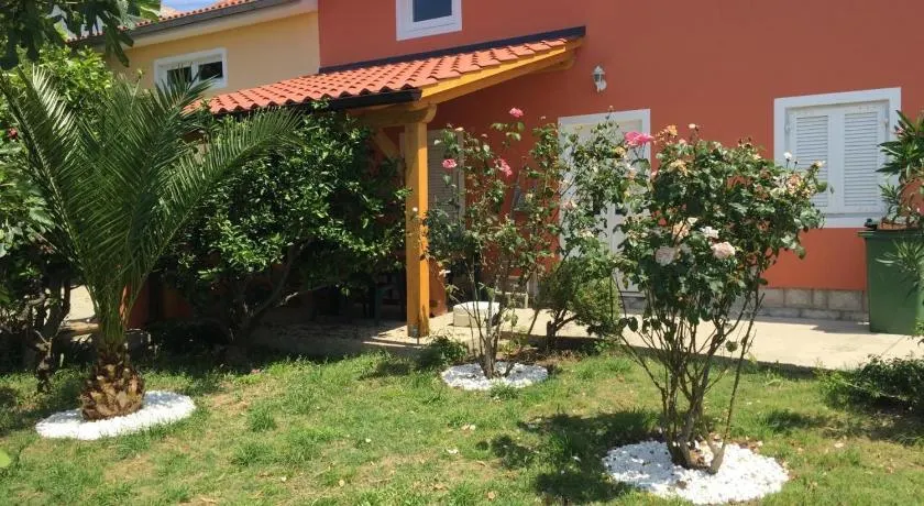 Maison pour la famille avec les enfants près de la mer Barbat, Rab (K-22294) - Image 1