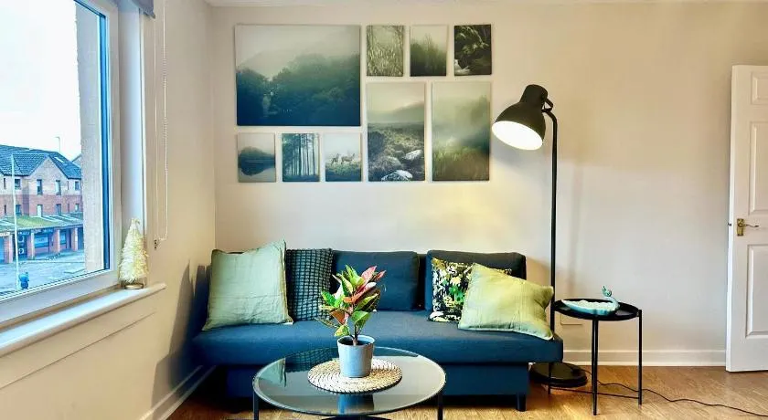 Relaxing Modern Apartment with 6 beds, New Furniture&Repair - Image 1