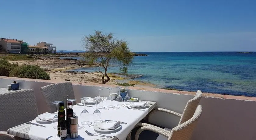 Hostal Restaurante Playa - Image 1