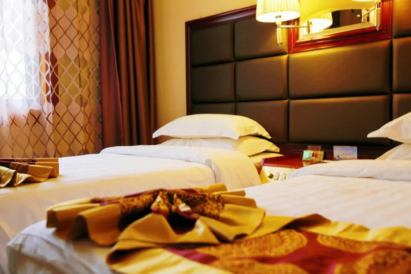 Heqing Hotel - Image 1