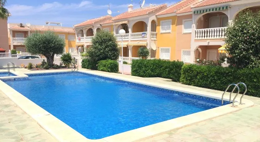 Pancho i stueetagen Lejlighed, 2 senge, 1 badeværelse med grill i swimmingpool - 6 personer - Image 1