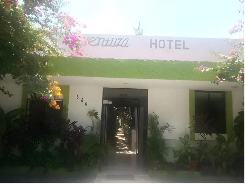 Hotel Aventura - Image 1