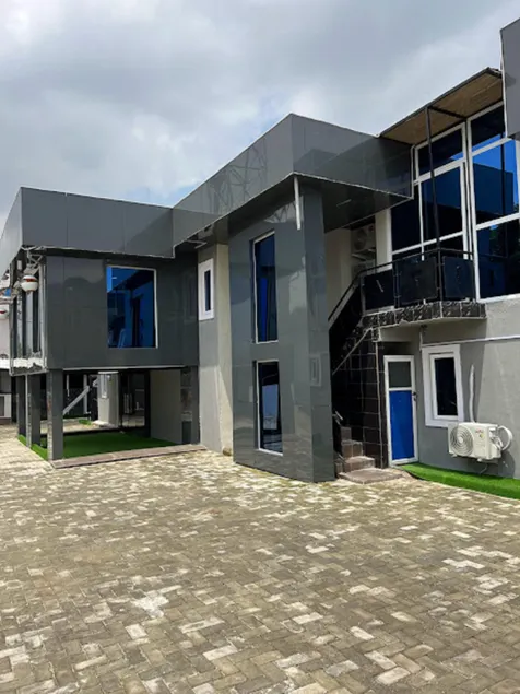 Glandov Suites - Image 1