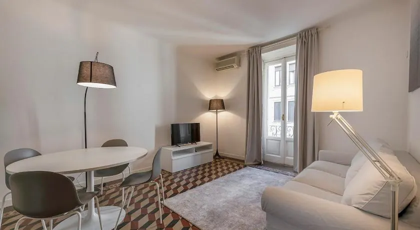 Sempione12-Elegante Bilo with Balcony - B Home - Image 1