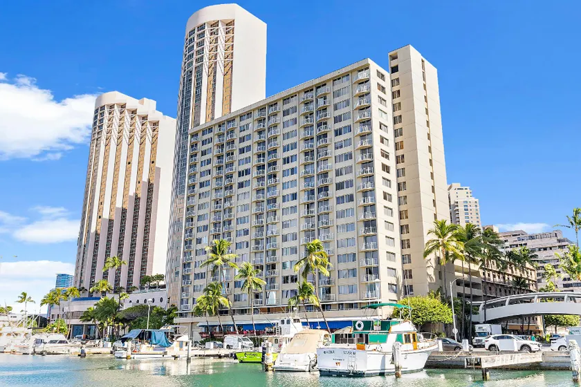 Ilikai Marina Studios - Image 1