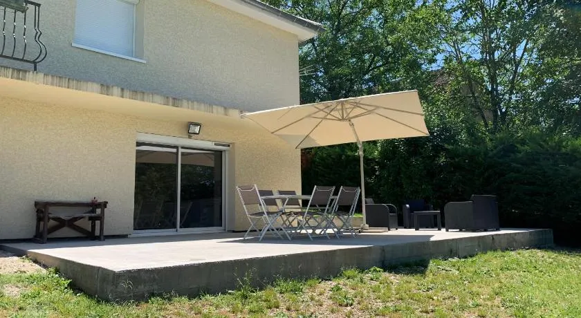 Dépendance chaleureuse et calme - Image 1
