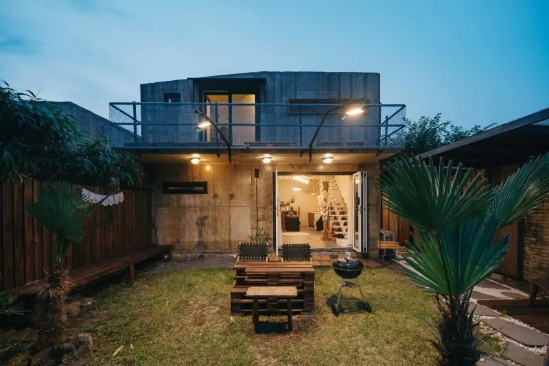 Jeju Yeomong (Travel Dream) A dream you have while traveling - Image 1