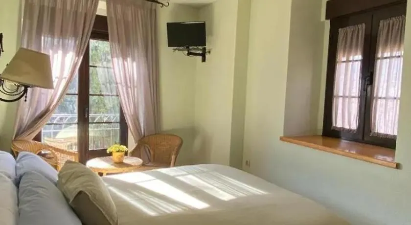 Hostal La Cigüeña - Image 1