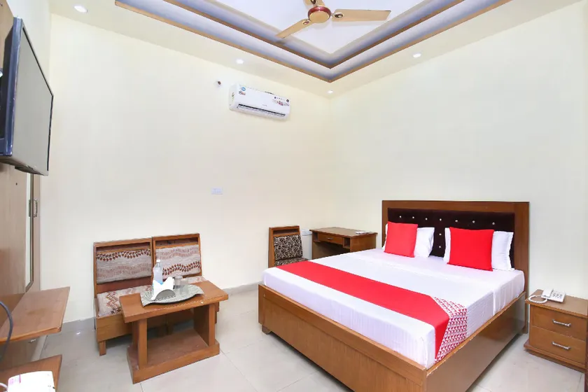 OYO 23101 Hotel Amarpali - Image 1