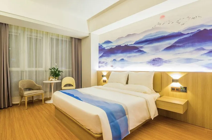 Shengjia Light Residence Hotel (Santa Bridge Branch) - Image 1