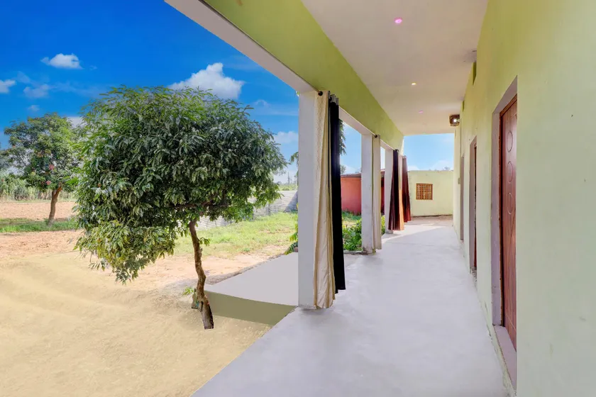 Hotel O 82972 Luxury Guest House - Image 1
