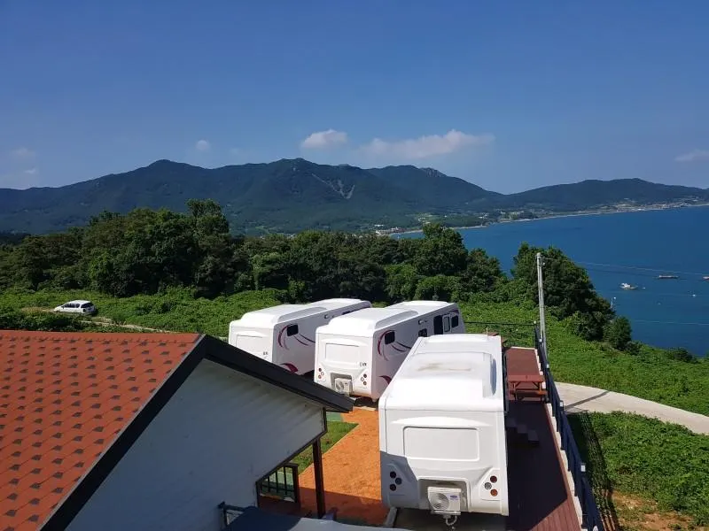 Namhae Lara O Caravan - Image 1