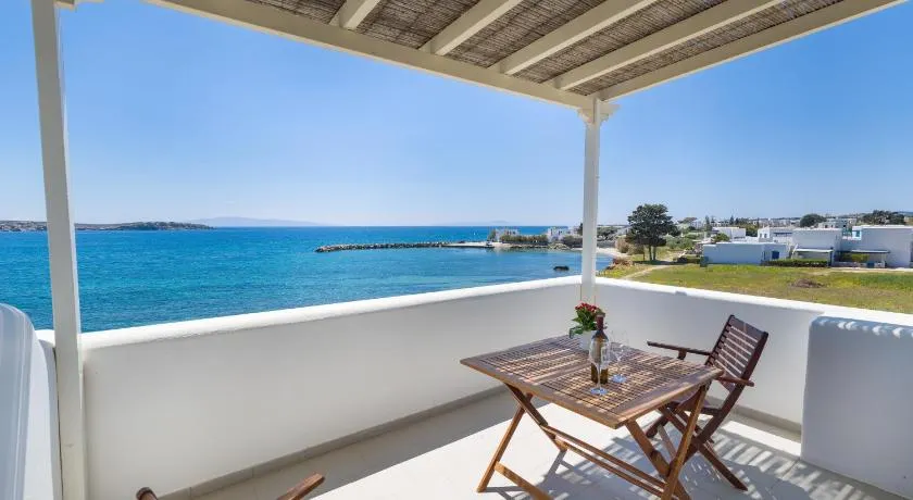 La Mer Seaside Apartments - Image 1