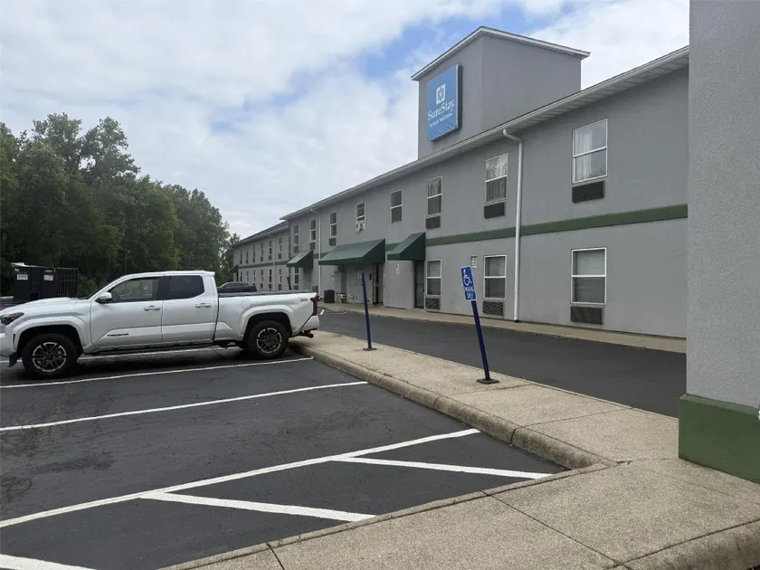 SureStay by Best Western Obetz Rickenbacker Airport - Image 1